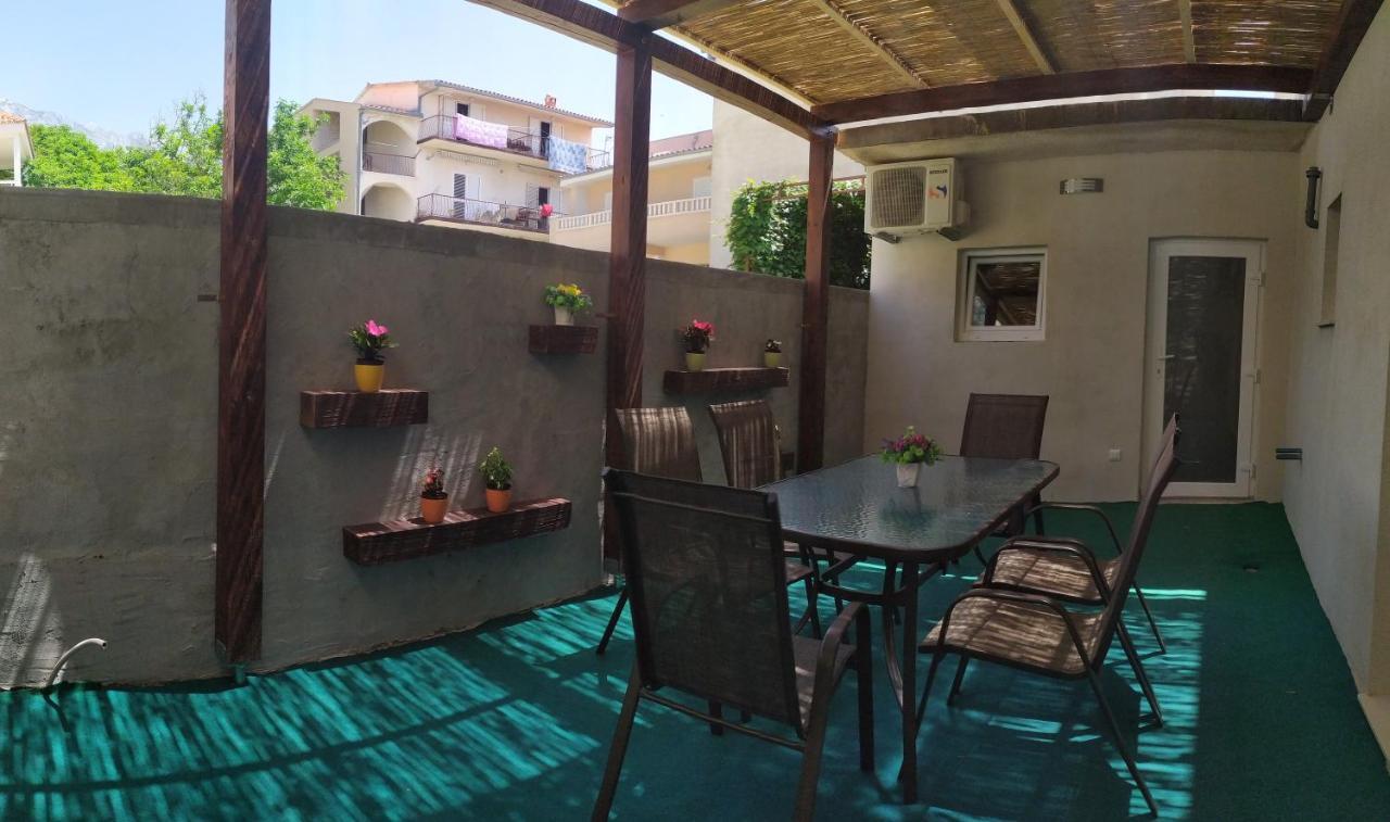 Apartment Skavo Baška Voda Exterior foto